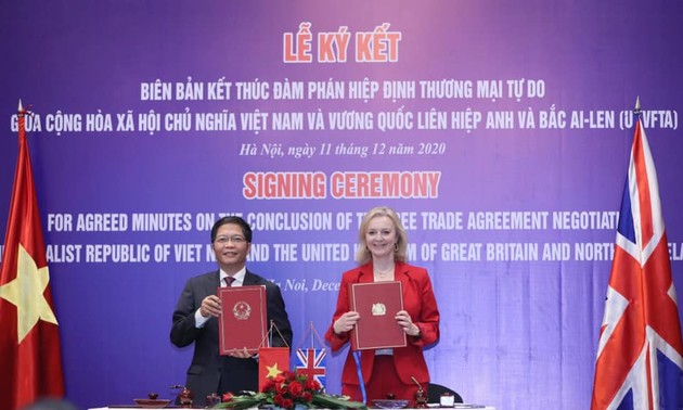 《越南-英国自贸协定》谈判结束签署仪式