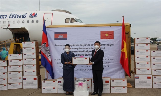 柬埔寨向越南防疫工作提供帮助充分体现两国团结友谊和“相亲相爱”传统