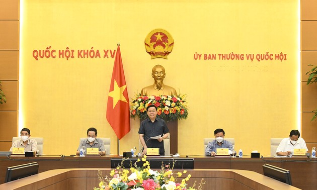 越南国会常委会召开紧急会议讨论政府决议