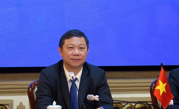 促进越南胡志明市与中国上海市的合作