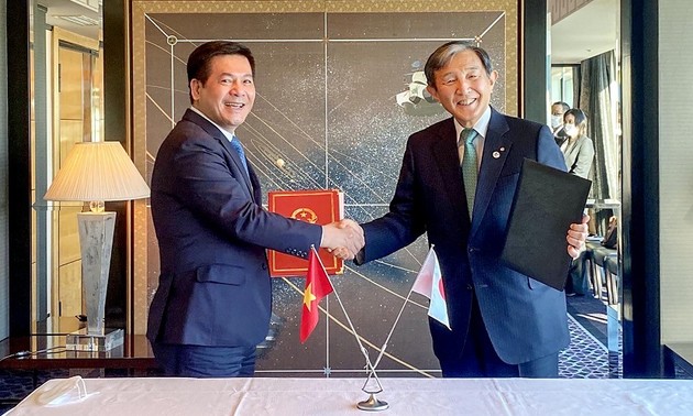 越南与日本歌山县同意加强贸易与工业合作
