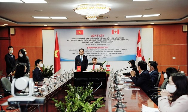 越南与加拿大签署成立经济混合委员会的谅解备忘录