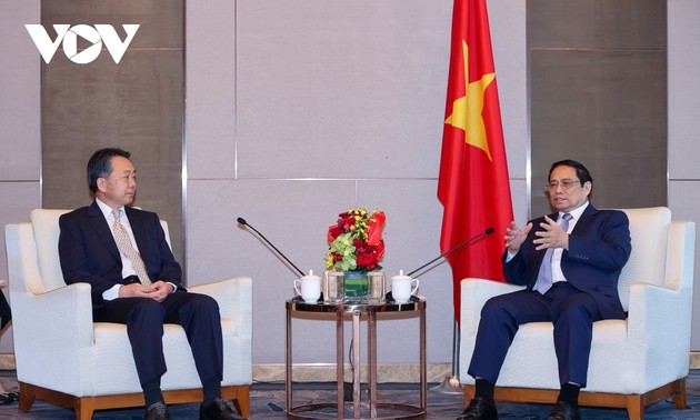 越南政府总理范明政会见中国友好人士代表