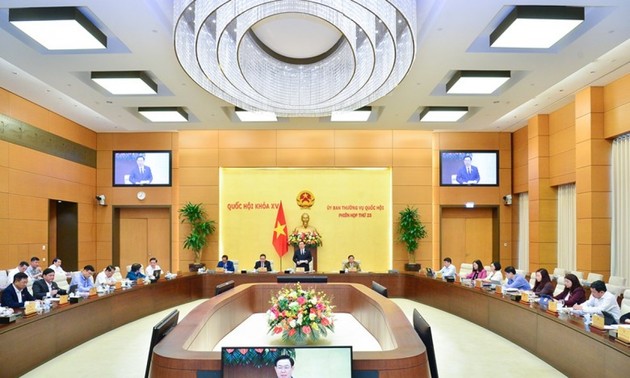越南国会常委会第24次会议开幕
