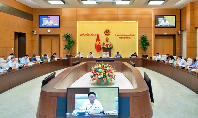 越南国会第6次会议将对经济社会发展进行中期评估