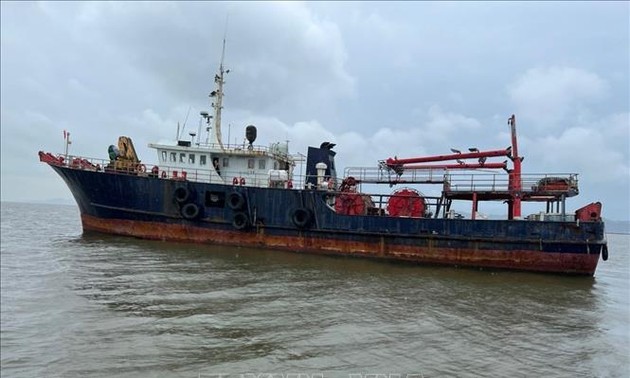 成功营救在海防市海域遇险的7名中国香港船员