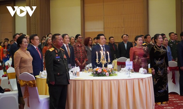 越南国庆招待会在国外举行