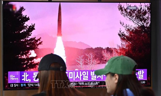 朝鲜发射弹道导弹