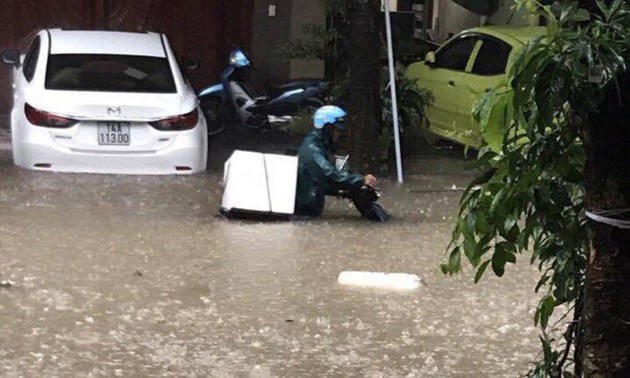   Les inondations et glissements de terrain : 14 morts au Vietnam