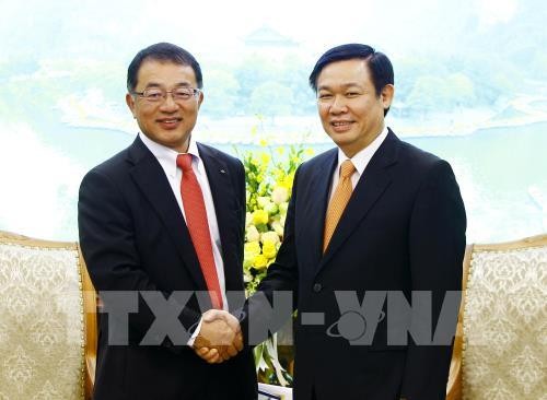 Vuong Dinh Hue salue la décision de Kirin d’augmenter ses investissements au Vietnam