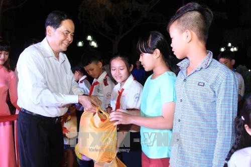  Le président du FPV en visite à Cân Tho