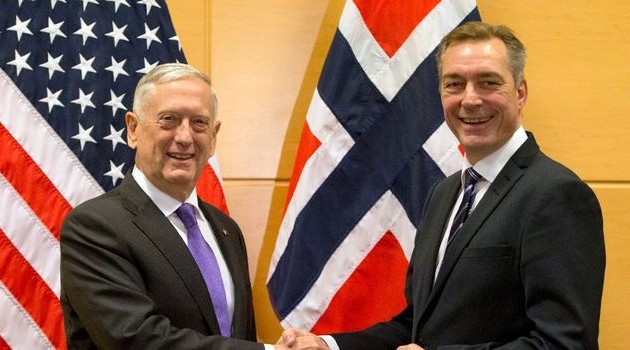 A Bruxelles, Mattis consulte ses Alliés sur Pyongyang et prépare l'après-EI