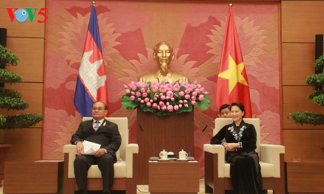  Nguyen Thi Kim Ngan recoit le vice-président du Sénat cambodgien