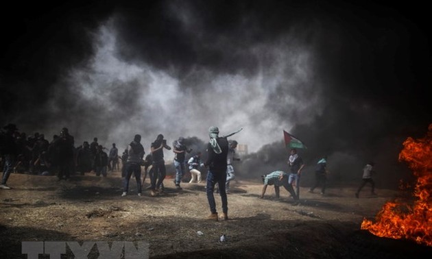 Gaza: au moins un tué et 460 blessés à la barrière de séparation avec Israël