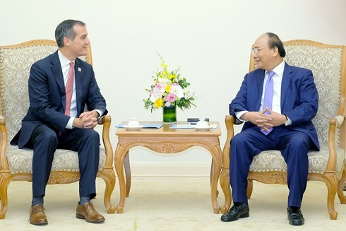 Nguyên Xuân Phuc rencontre le maire de Los Angeles