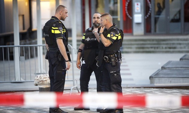 Pays-Bas: Deux blessés lors d'une attaque au couteau à la gare d'Amsterdam