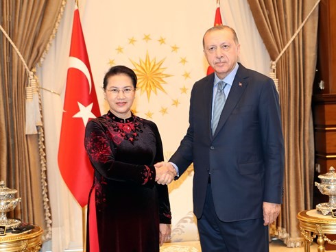 Nguyên Thi Kim Ngân reçue par le président turc Recep Tayyip Erdogan 