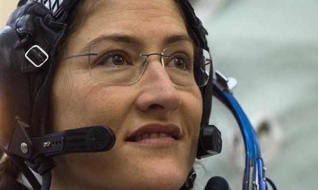 Un équipage d'astronautes uniquement féminin va sortir dans l'espace