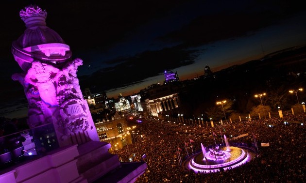 Espagne: grève féministe et manifestations massives pour le 8 mars