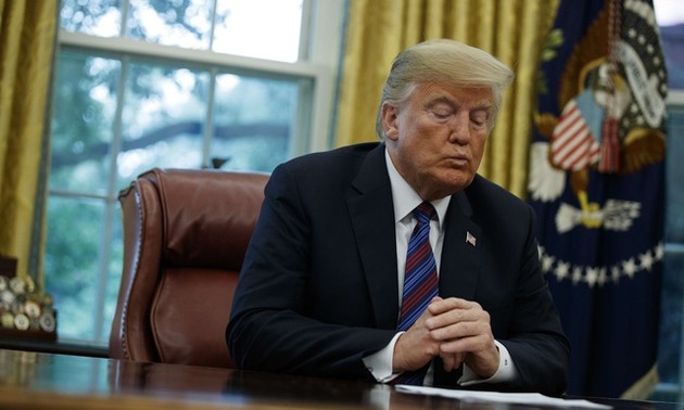 Le Sénat américain bloque le financement d'urgence du mur, Trump répond «VETO»