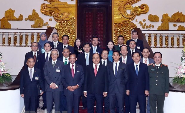 Le sultan de Bruneï achève sa visite officielle au Vietnam
