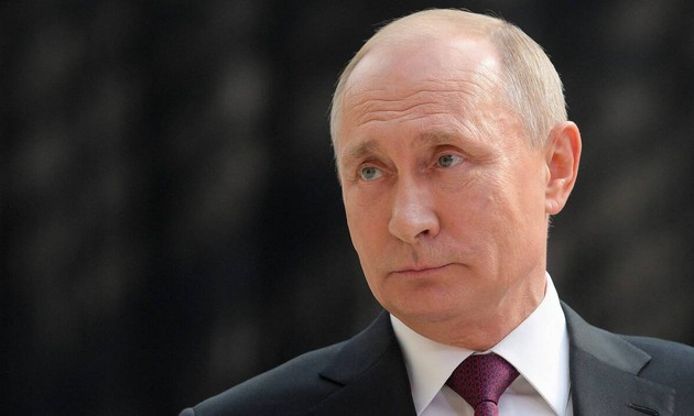 Vladimir Poutine prolonge l'embargo alimentaire contre les Occidentaux jusqu'à fin 2020