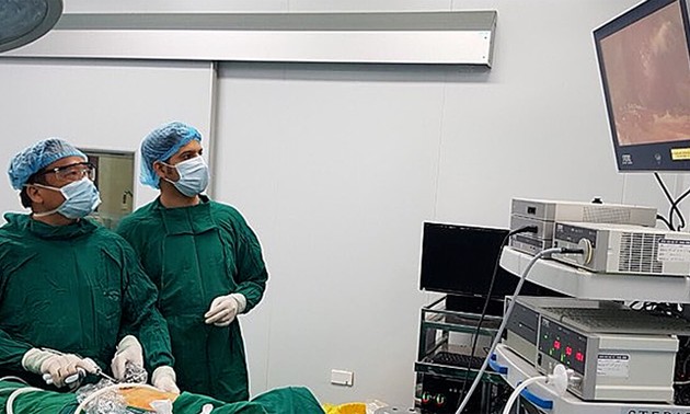 Trân Ngoc Luong et sa technique de thyroïdectomie endoscopique