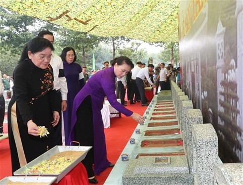 Tây Ninh : Nguyên Thi Kim Ngân à l’enterrement de restes de morts pour la Patrie
