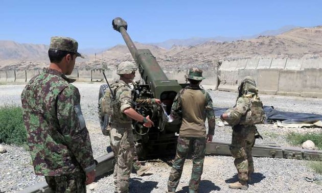 Donald Trump veut garder 8 600 soldats en Afghanistan après la signature d’un accord avec les talibans
