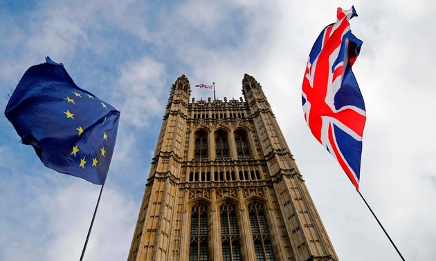Brexit: accord in extremis, tous les regards tournés vers le Parlement britannique