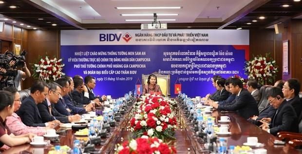 La vice-Première ministre cambodgienne poursuit sa visite au Vietnam