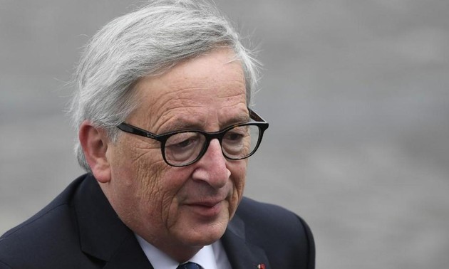 Brexit : Juncker juge la proposition travailliste de renégocier l’accord pas «réaliste»