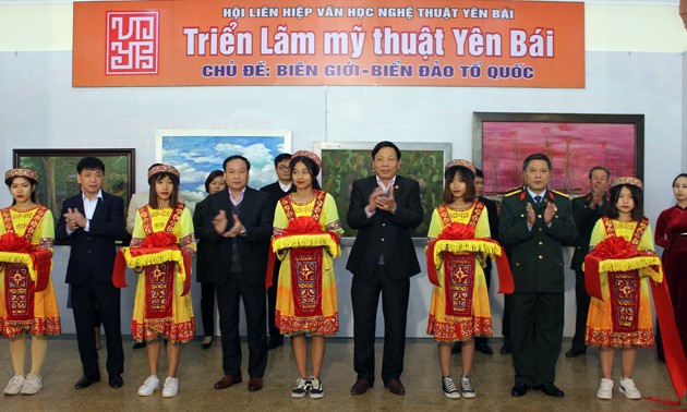 Yên Bai: vernissage de «La frontière, la mer et les îles vietnamiennes» 