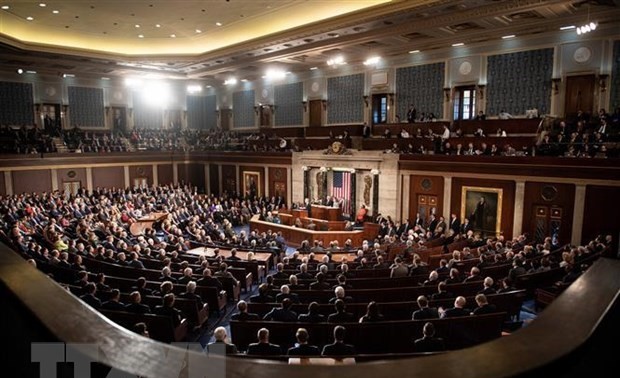 Le Congrès américain approuve des projets de loi de financement massifs 