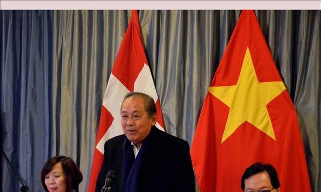 Têt : Le vice-Premier ministre Truong Hoa Binh rencontre des Vietnamiens de Suisse