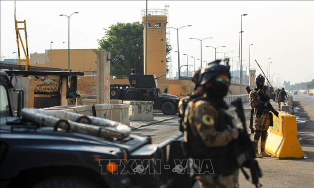 Irak: plusieurs roquettes s'abattent près de l'ambassade américaine à Bagdad