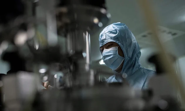 COVID-19: l’OMS espère des centaines de millions de vaccins avant 2021