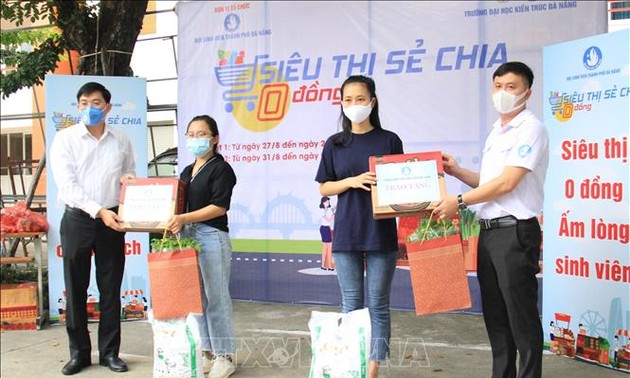 Danang : des « supermarchés gratuits » pour les étudiants impactés par le covid-19