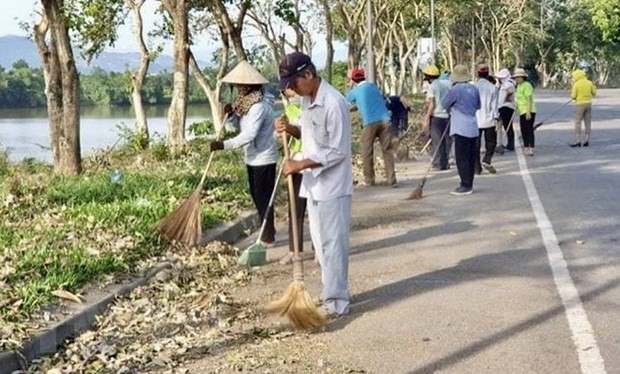 Huê : Un dimanche vert pour embellir la ville après le typhon Nuol