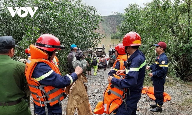 Centrale hydroélectrique de Rao Trang : les corps de 13 membres de l'équipe de sauvetage retrouvés