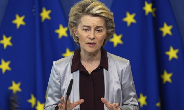 Ursula von der Leyen dénonce les “mensonges” de la Pologne et son véto “irresponsable”