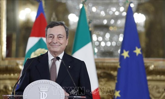 En Italie, Mario Draghi prend la tête d'un gouvernement élargi