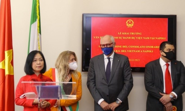 Inauguration du bureau du Consul honoraire du Vietnam en Campagnie (Italie)