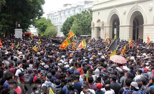 Sri Lanka: l’ex-Premier ministre Mahinda Rajapaksa et Basil Rajapaksa interdits de quitter le pays 