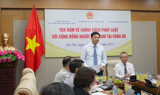 Table ronde sur les politiques et les législations relatives aux Vietnamiens en Europe