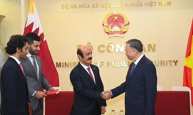 Le ministre de la Sécurité publique Tô Lâm reçoit l'ambassadeur du Qatar au Vietnam 