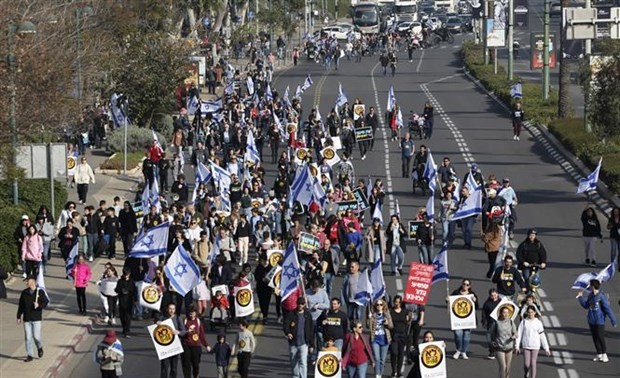 Israël: manifestations massives contre la réforme judiciaire pour la dixième semaine consécutive