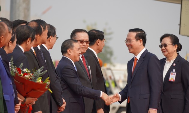  Vo Van Thuong entame une visite officielle au Laos