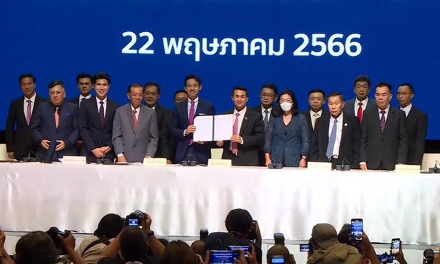 Thaïlande: La signature de l'accord de coalition