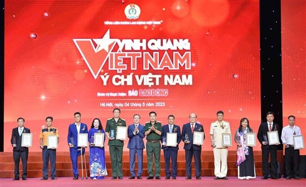 Gloire au Vietnam 2023: mise à l’honneur des figures exemplaires du mouvement d’émulation patriotique